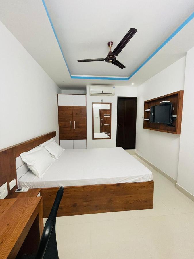 Готель Zam Zam Residency Cheruppulasseri Екстер'єр фото