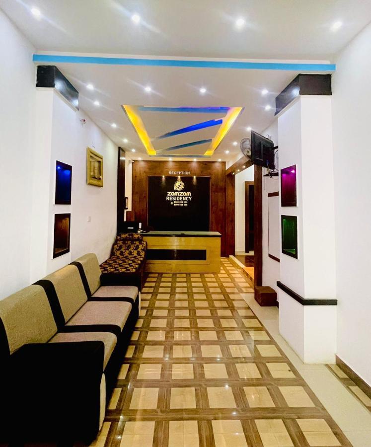 Готель Zam Zam Residency Cheruppulasseri Екстер'єр фото