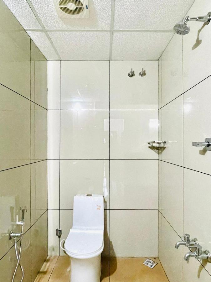 Готель Zam Zam Residency Cheruppulasseri Екстер'єр фото